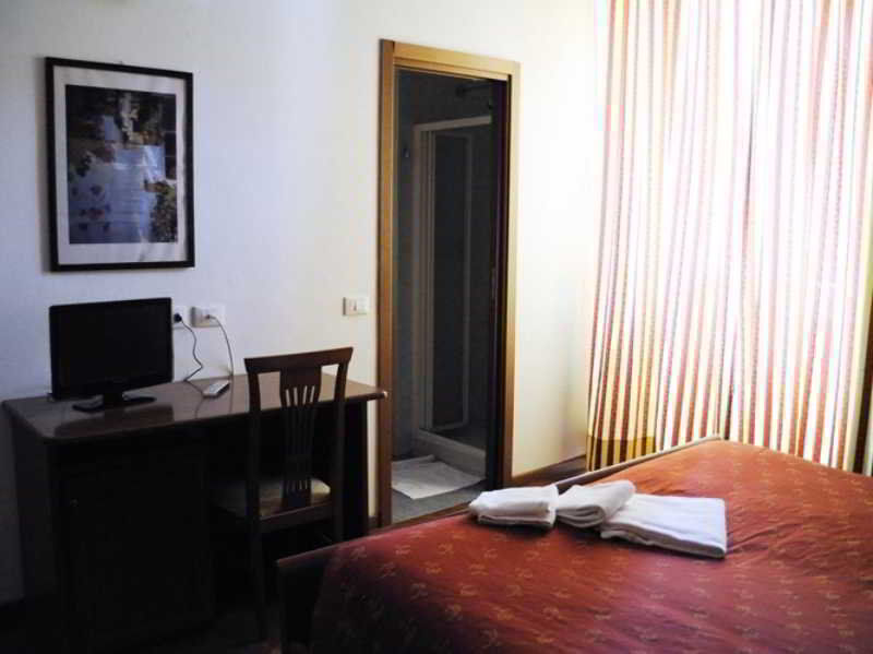 Hotel Edy Milan Luaran gambar