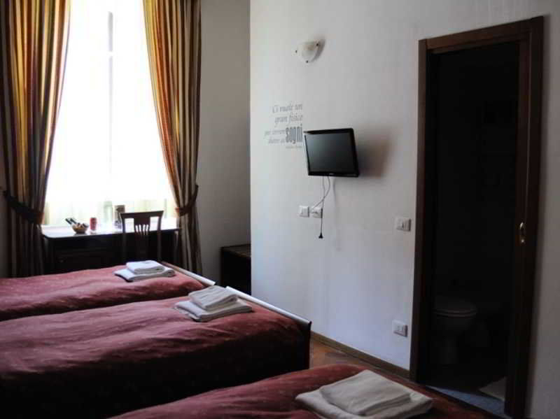 Hotel Edy Milan Luaran gambar