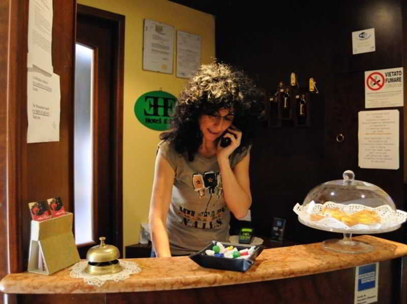 Hotel Edy Milan Luaran gambar