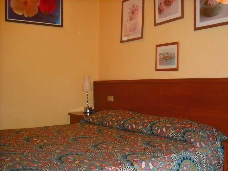 Hotel Edy Milan Luaran gambar